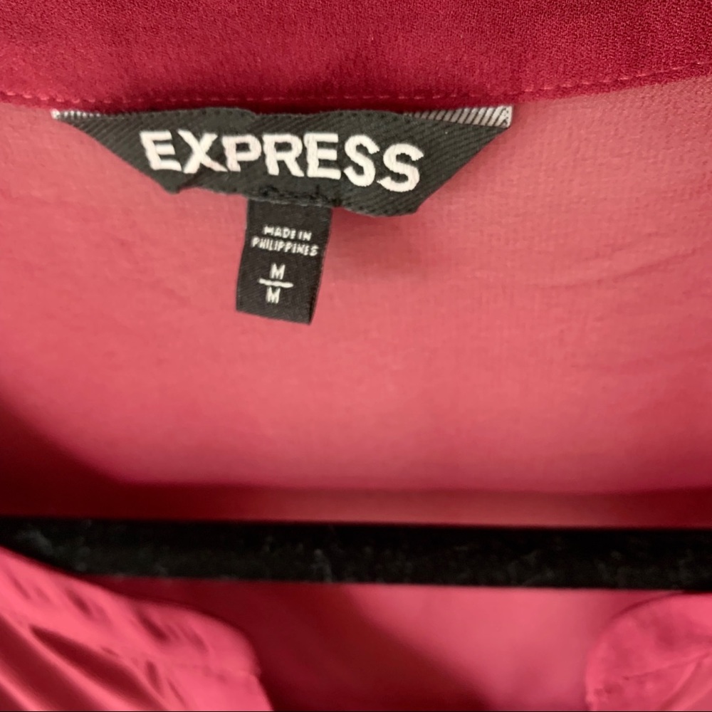 Express Flowy Blouse - Picture 2 of 3